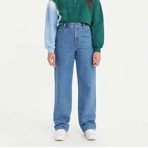 Levi’s baggy jeans